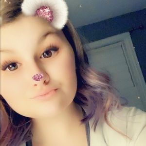 Meet your Posher, Danika